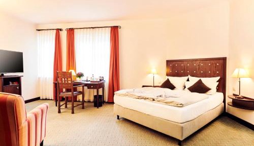 Standard Double Room with Queen Bed