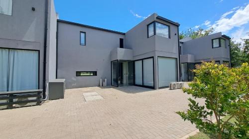 Two-Bedroom Deluxe Apartment with Garden View