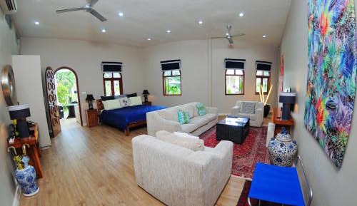Deluxe King Suite