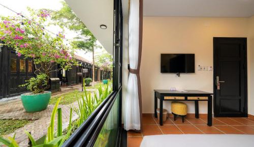 King Room with Garden View