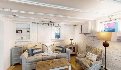 One Bedroom Apartment