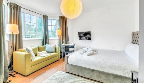Studio Apartment