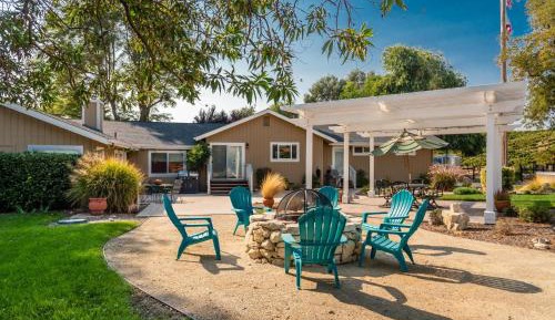 Four-Bedroom Holiday Home
