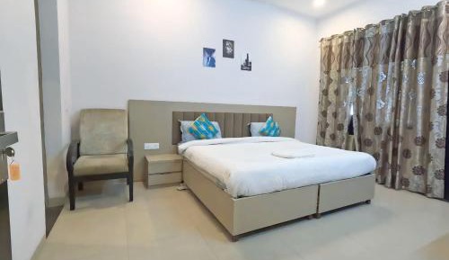 Deluxe Double Room (1 adult + 1 child)