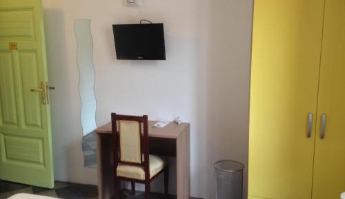 Twin Room with Private External Bathroom 102