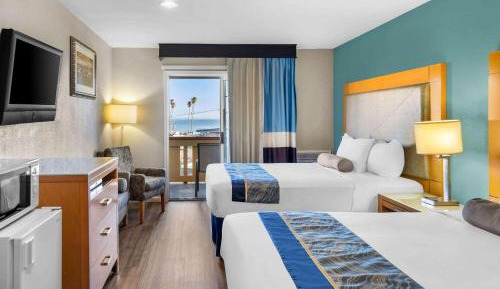 Business Queen Room with Two Queen Beds and Ocean View - Non-Smoking