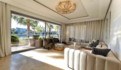 Four-Bedroom Apartment with Pool View