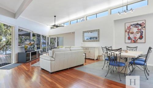 Three-Bedroom Holiday Home 