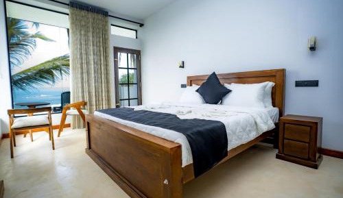 Deluxe Double Room with Balcony and Sea View