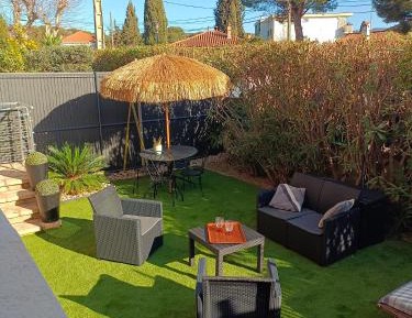 Apartment with Garden View