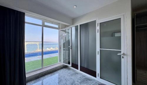 Deluxe Double Room with Side Sea View