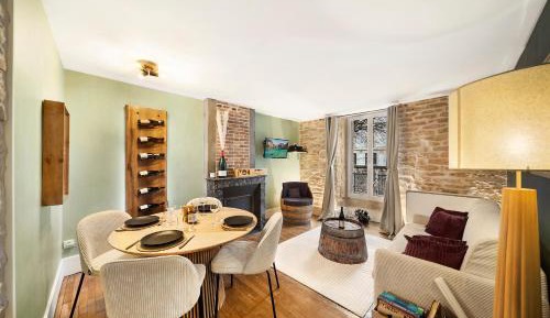 One-Bedroom Deluxe Apartment