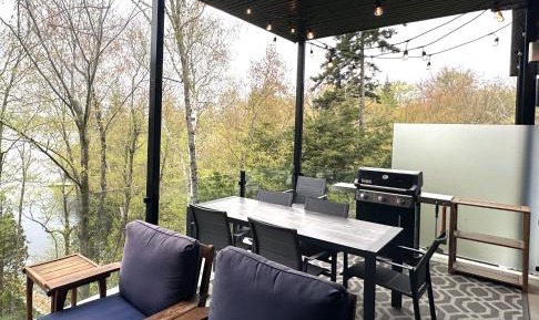 Apartment with Lake View