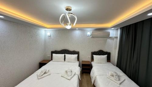 Deluxe Family Room