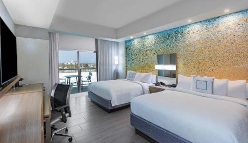 Guest room, 2 Queen, Partial bay view, Balcony