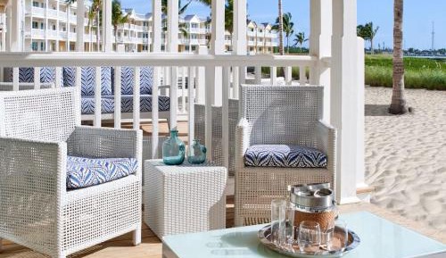 Oceanfront Veranda Two Bedroom Guestroom, One King Primary/ One King Room
