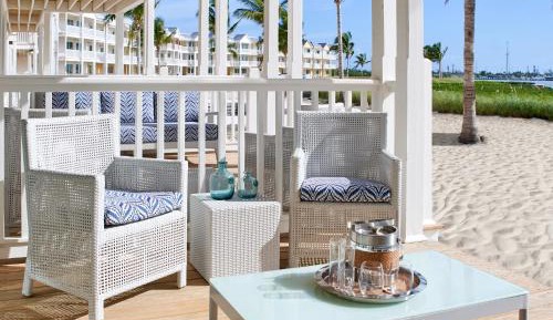Oceanfront Veranda Two Bedroom Guestroom, Two Queens Primary/ One King Room