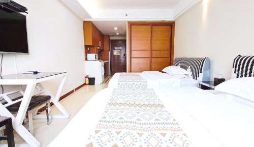 Twin Beds Room with City View