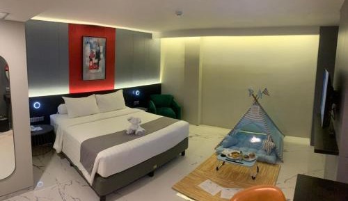 Deluxe Double Room (2 Adults + 1 Child)
