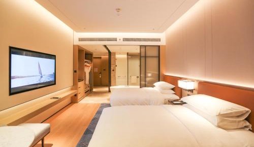 Executive Double Room with Two Double Beds and Balcony - Club Lounge Access