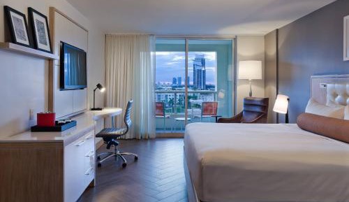 King Room with City View and Balcony