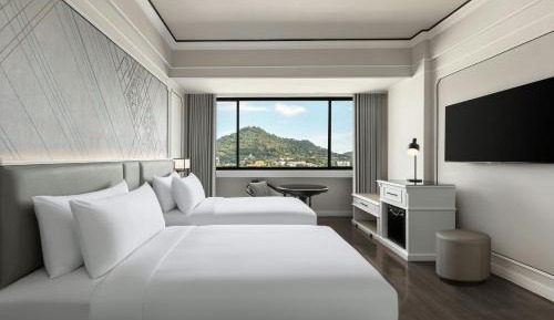Deluxe Twin Room with City View