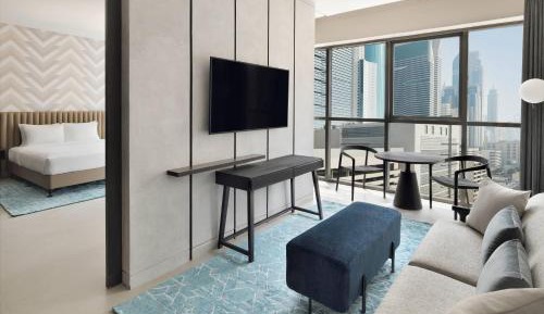 One Bedroom Executive Suite - 1 King - Includes 20% Spa Discount