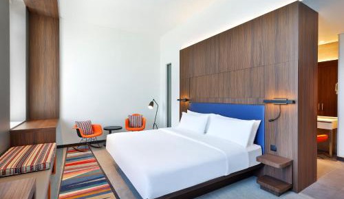 Aloft King Room - Complimentary DXB Airport Shuttle Drop Off