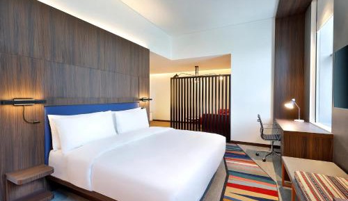 Aloft Family Room - Complimentary DXB Airport Shuttle Drop Off
