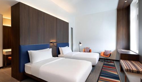 Aloft Savvy Twin Room - Complimentary DXB Airport Shuttle Drop Off