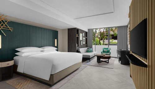 Emerald King Studio Suite (Club Guest Room)