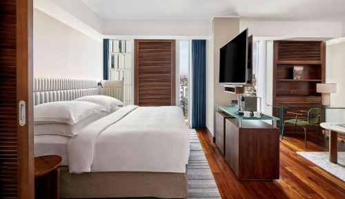 Grand Deluxe King Room