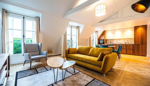 Two-Bedroom Deluxe Apartment with Balcony