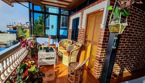 Double or Twin Room with Private Bathroom
