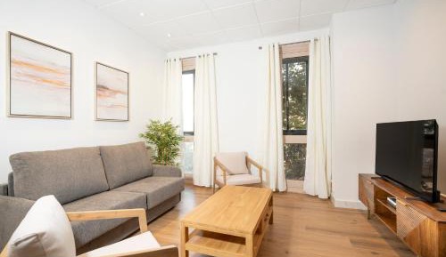 Superior One-Bedroom Apartment with Balcony