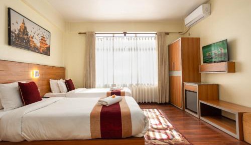 Deluxe Twin Room with Complimentary Airport Pickup for International Flights