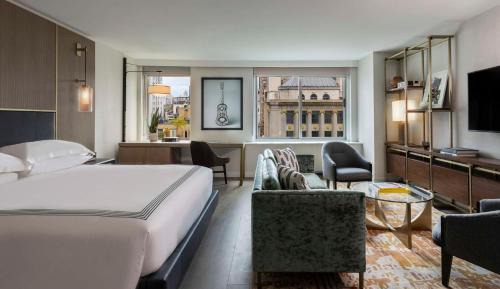 Deluxe King Room