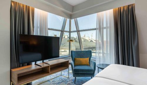 Business King Room