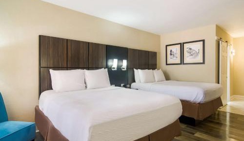 Queen Room with Two Queen Beds Non-Smoking