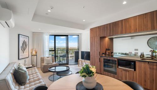 One Bedroom Open Plan Apartment With Parking