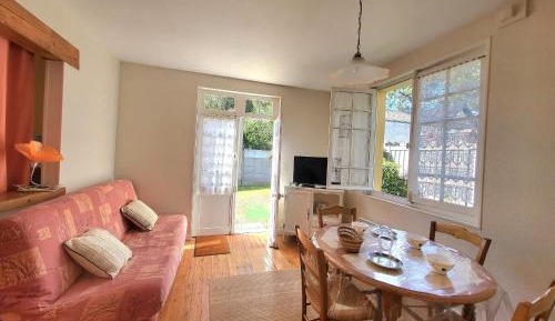 Holiday Home (2 adults)