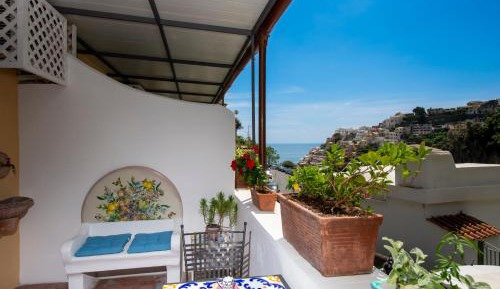 Studio Apartment with Sea View