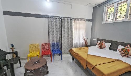 Deluxe Double Room (2 Adults + 1 Child)