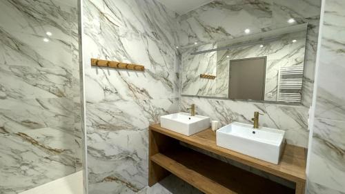 Twin Room with Private Bathroom