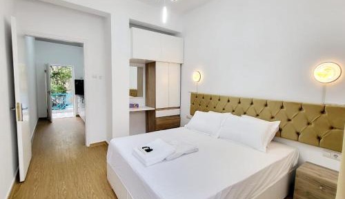 Double or Twin Room with Shared Bathroom