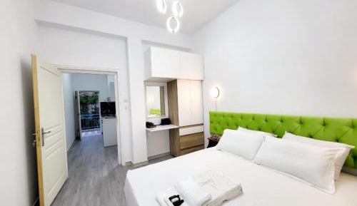 Three-Bedroom Apartment with Balcony