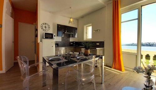 One-Bedroom Apartment with Sea View