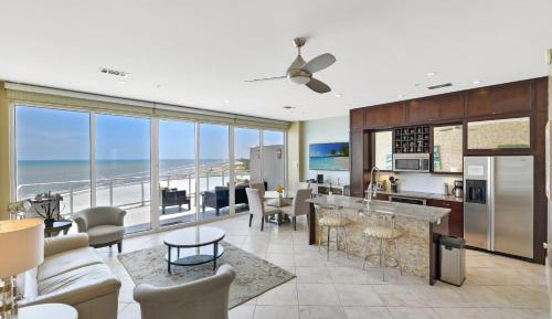 Two-Bedroom Apartment with Ocean View