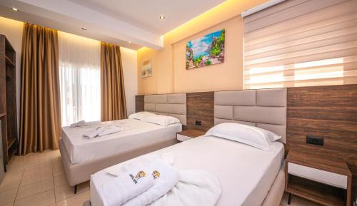 Triple Room with Balcony