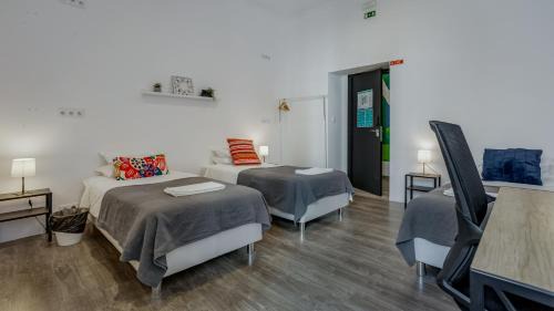 Basic Triple Room with Shared Bathroom